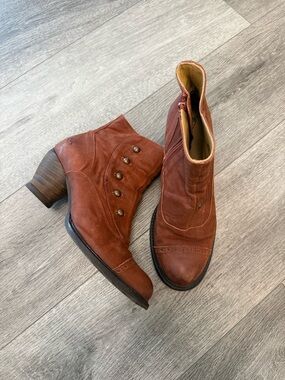 John Fluevog Venables ankle boots in brown/cordovan leather size 9.5